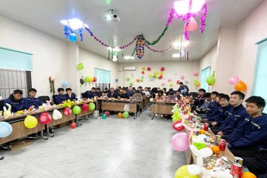 JWELL नवीन वर्षाच्या शुभेच्छा आशीर्वाद आणि हसत